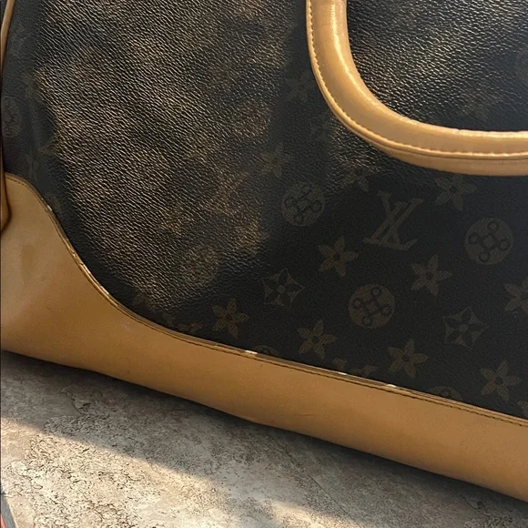 Elegant Brown Designer Tote Bag - Picture 3 of 9